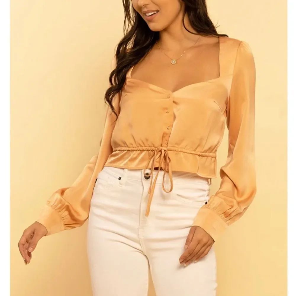 Le Lis Peach Orange Satin Sweetheart Cropped Long Sleeve Blouse Sz S